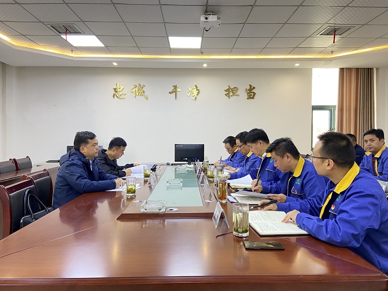 集團陳學(xué)良書記一行到能礦調(diào)研.jpg